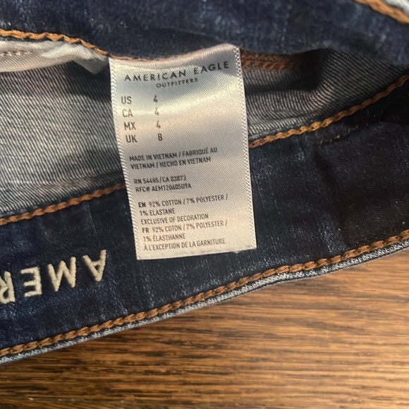 American Eagle Women’s Denim Shorts size 4 - Picture 3 of 3